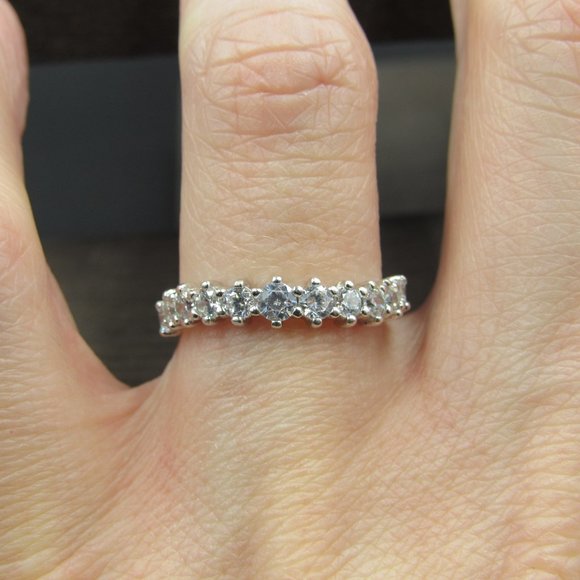 Size 7.5 Sterling Silver Slightly Wavy CZ Gem Band Ring Vintage - Picture 5 of 9